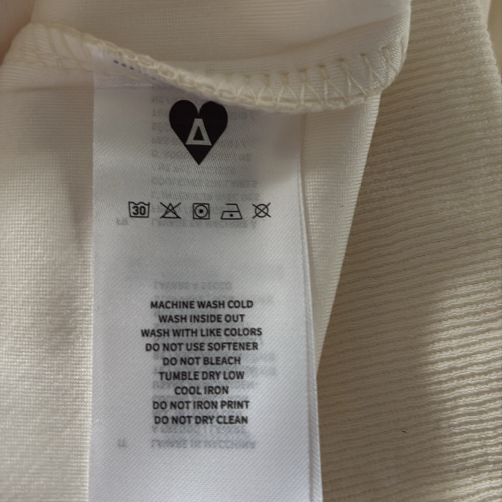 Aelfric Eden sweatshirt hoodie NWT
Beautiful off white hot pink & orange 
Size M - Picture 9 of 9